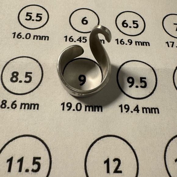 Breil Authentic Snake Steel Bendable Necklace & Breil Hook Ring Set from Milan - Picture 7 of 7